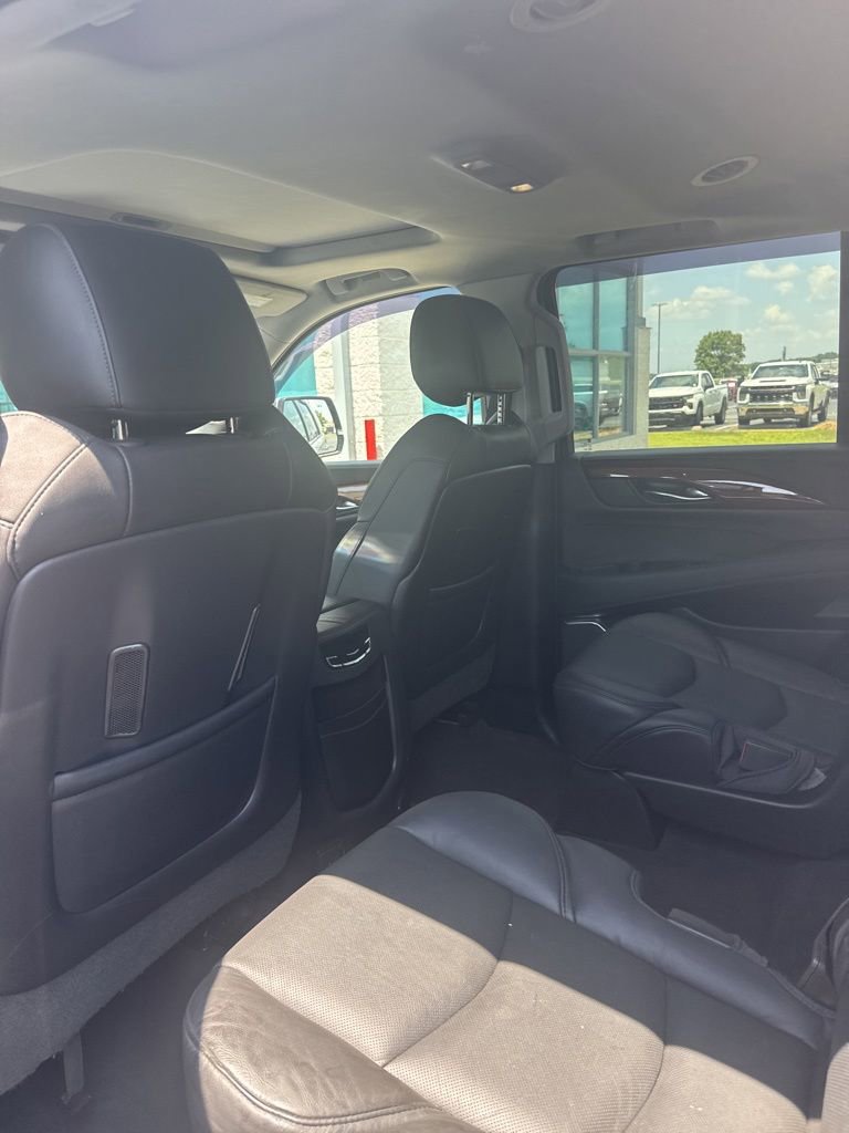 Used 2016 Cadillac Escalade Luxury RWD image 13