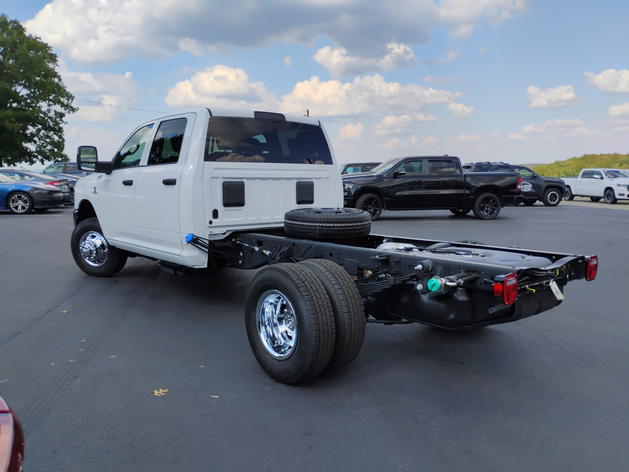 New 2026 RAM 3500 Tradesman w/ Chrome Appearance Group A AWD/4WD image 7