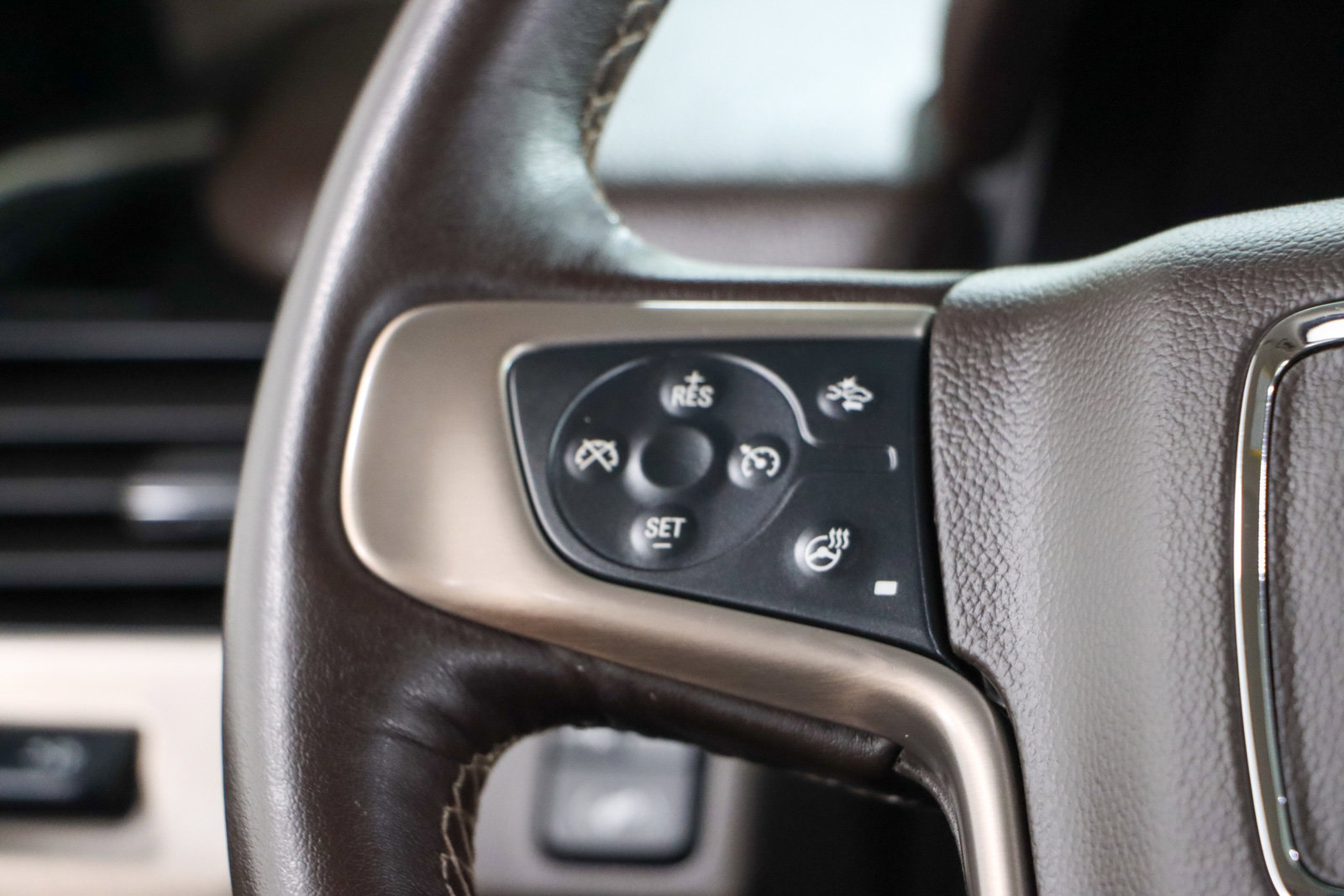 Used 2018 GMC Yukon Denali w/ Denali Ultimate Package image 14