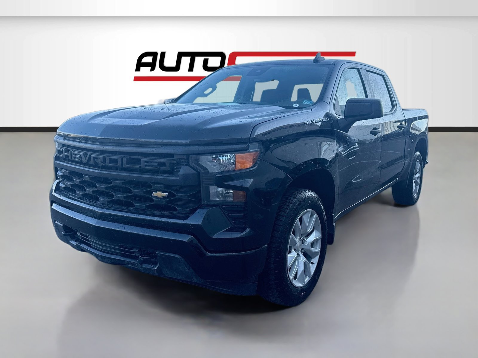 Used 2022 Chevrolet Silverado 1500 Custom AWD/4WD image 3