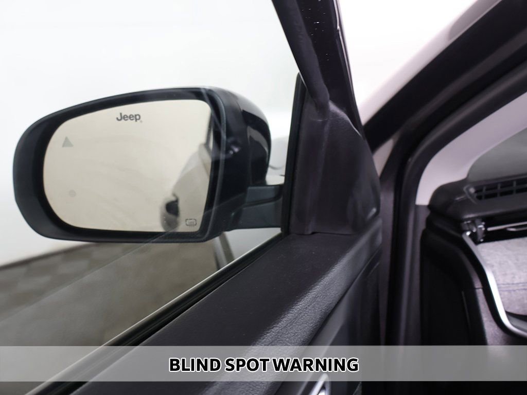 Used 2022 Jeep Compass Latitude image 3