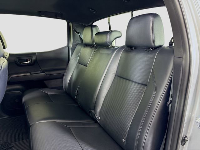 Used 2022 Toyota Tacoma TRD Sport w/ TRD Premium Sport Package AWD/4WD image 27