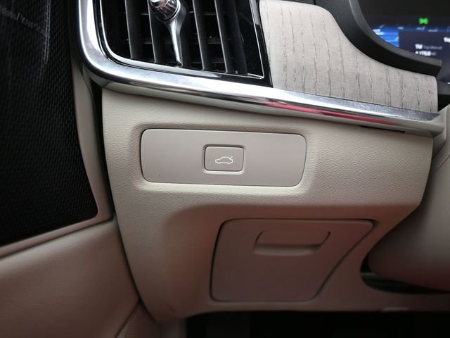 Used 2023 Volvo S90 B6 Plus image 28