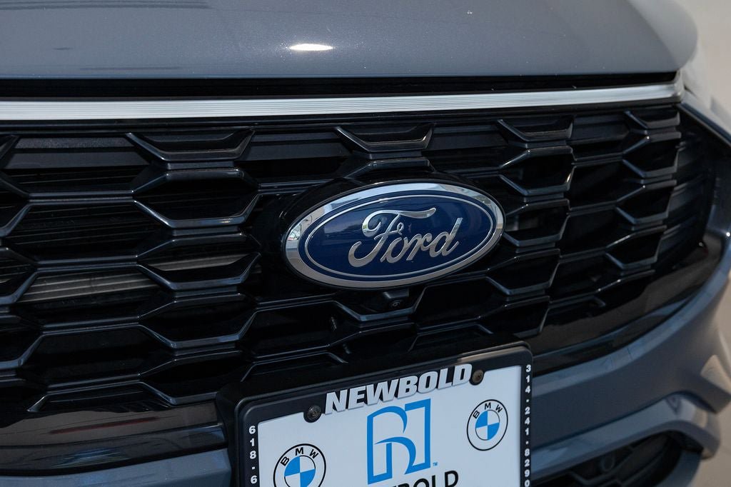 Used 2023 Ford Escape ST-Line Elite w/ Premium Technology Package AWD/4WD image 18