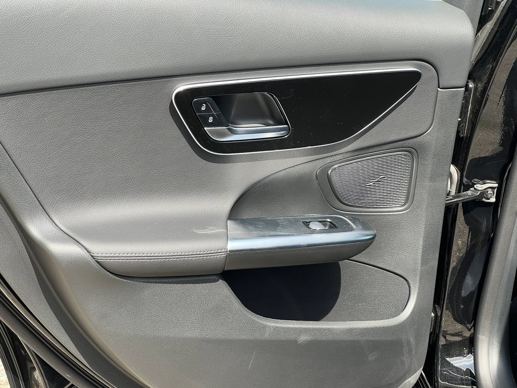 New 2025 Mercedes-Benz C 300 4MATIC Sedan image 35