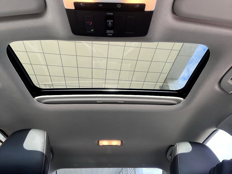 Certified 2025 Nissan Sentra SR w/ SR Premium Package image 21