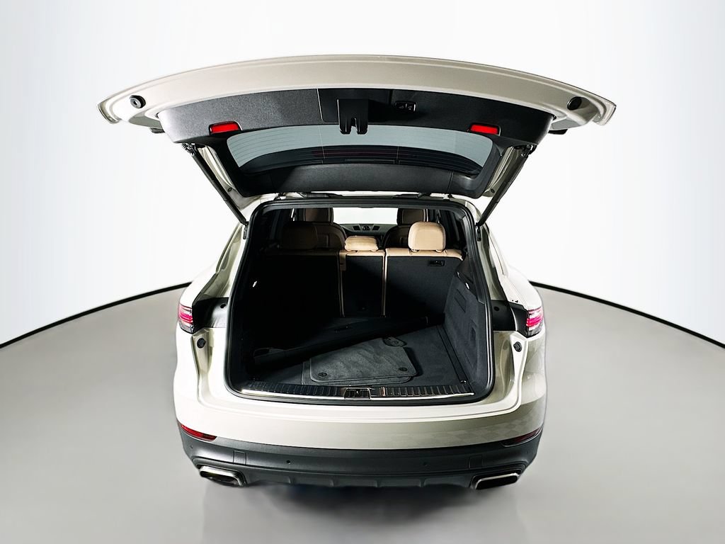 Certified 2023 Porsche Cayenne AWD/4WD image 29