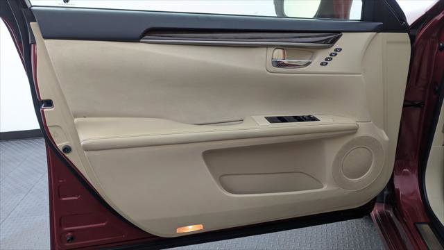 Used 2015 Lexus ES 350 w/ Premium Package FWD image 13