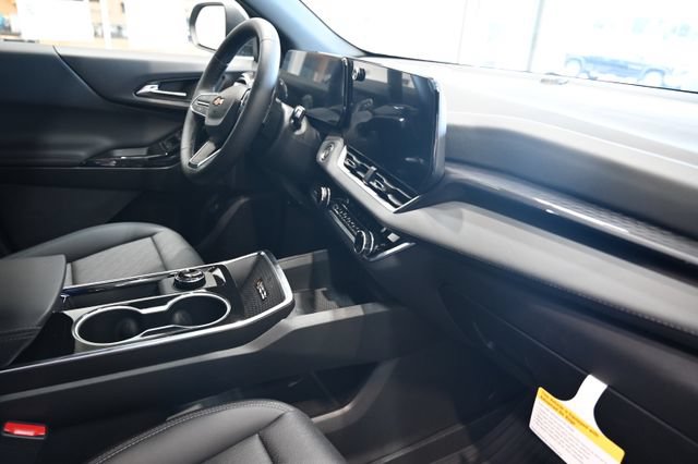 New 2027 Chevrolet Equinox LT w/ Convenience Package II FWD image 13