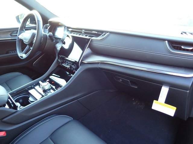 New 2025 Jeep Grand Cherokee Overland w/ Adv Protech Group III image 11