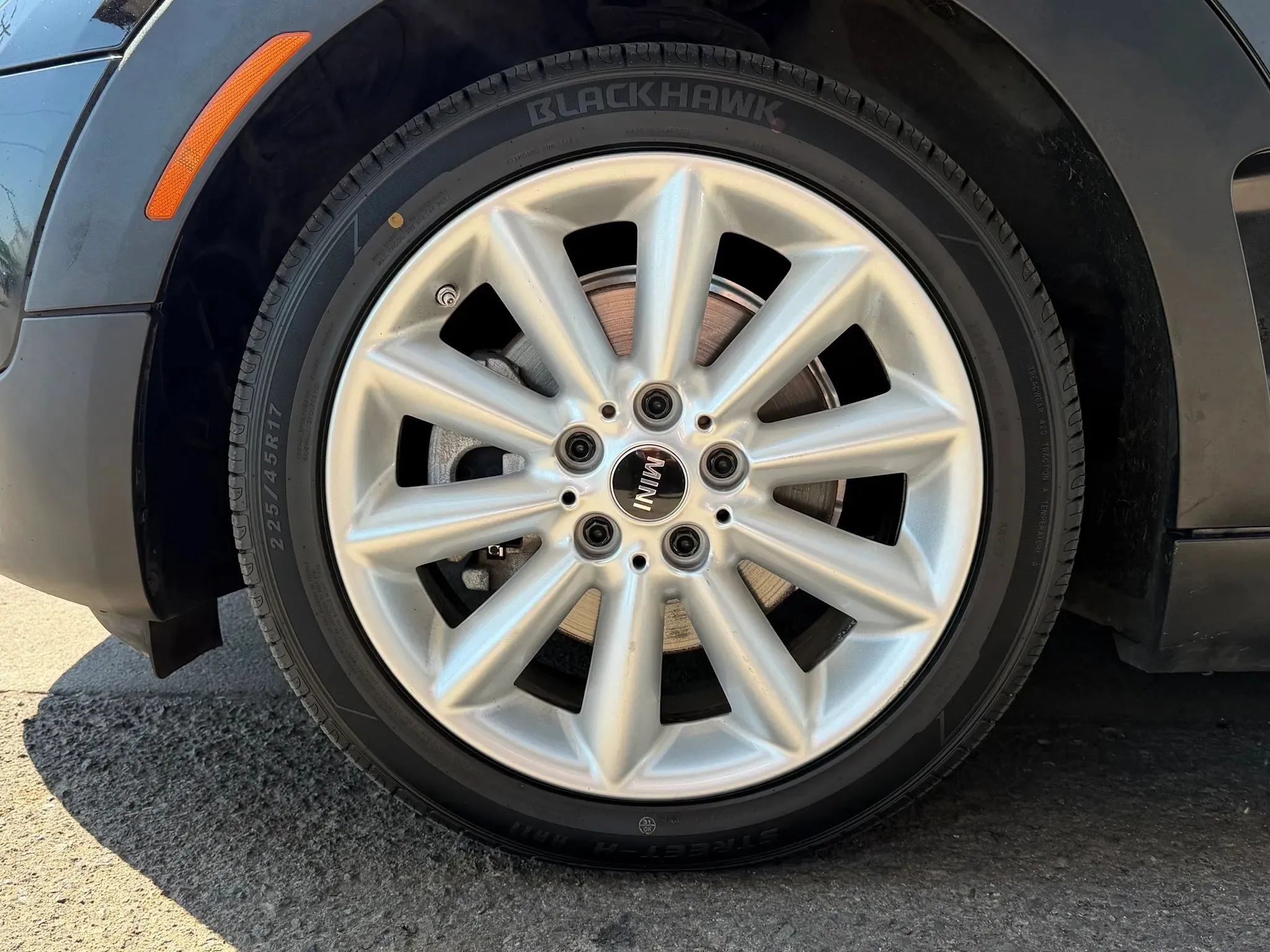 Used 2017 MINI Cooper Clubman ALL4 AWD/4WD image 17
