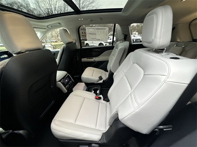 New 2026 Lincoln Aviator 2WD image 23