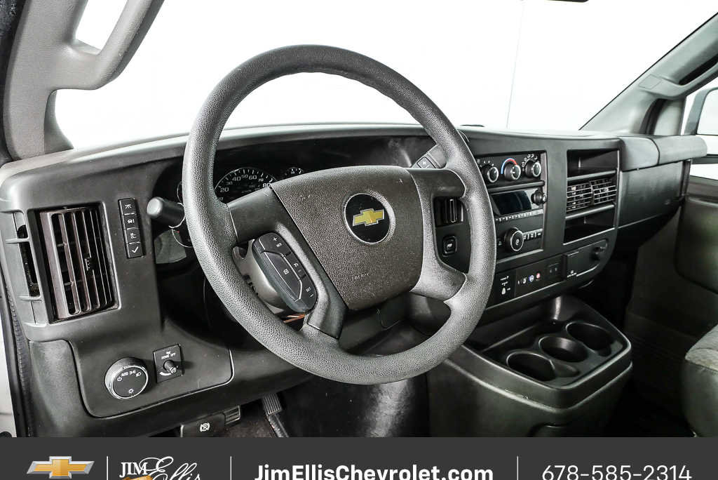 Used 2020 Chevrolet Express 3500 LT w/ LT Preferred Equipment Group RWD image 4