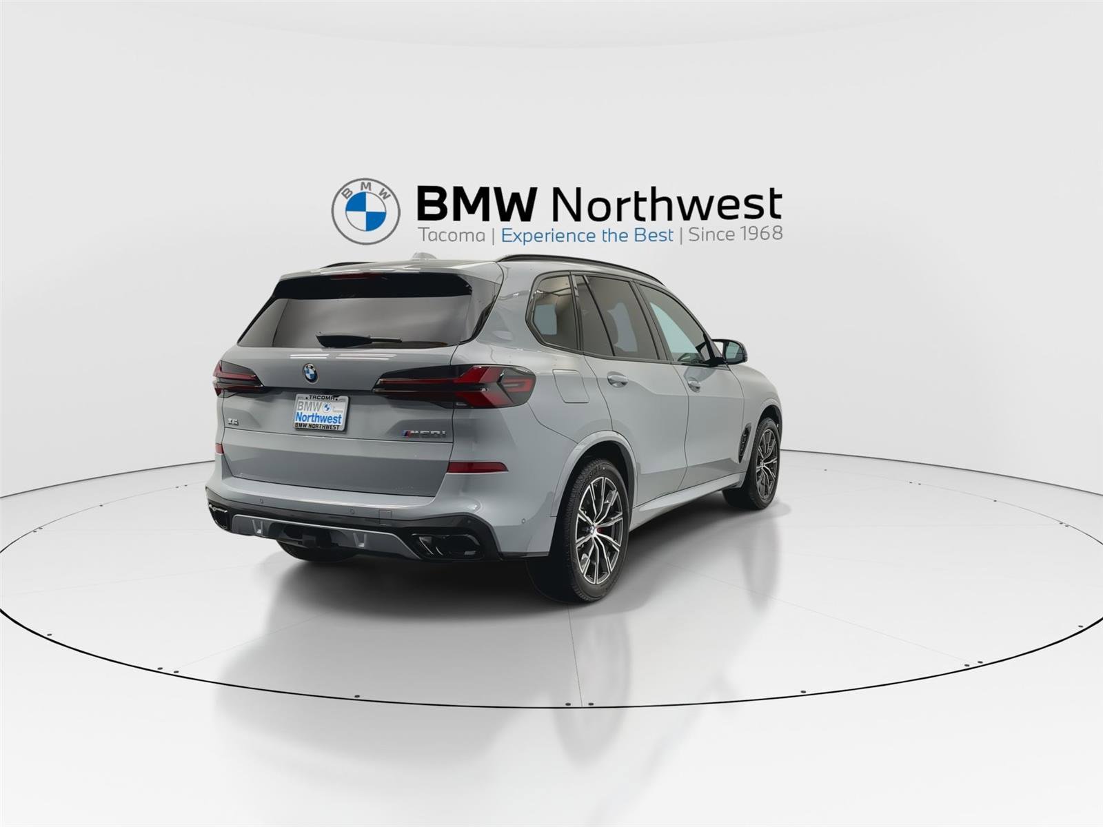 New 2026 BMW X5 M60i image 2