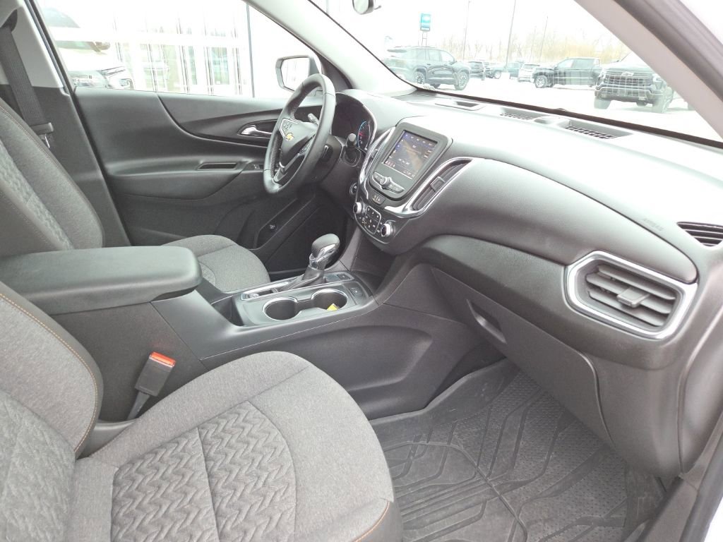 Certified 2024 Chevrolet Equinox LT w/ LPO, Floor Liner Package image 21