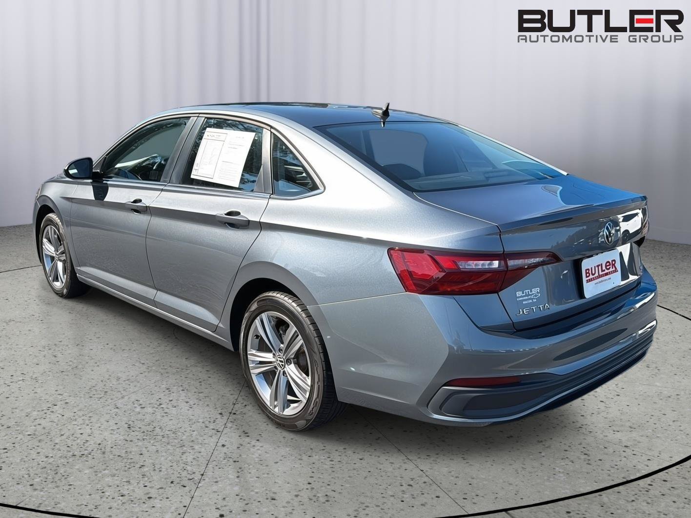 Used 2022 Volkswagen Jetta SE FWD image 4