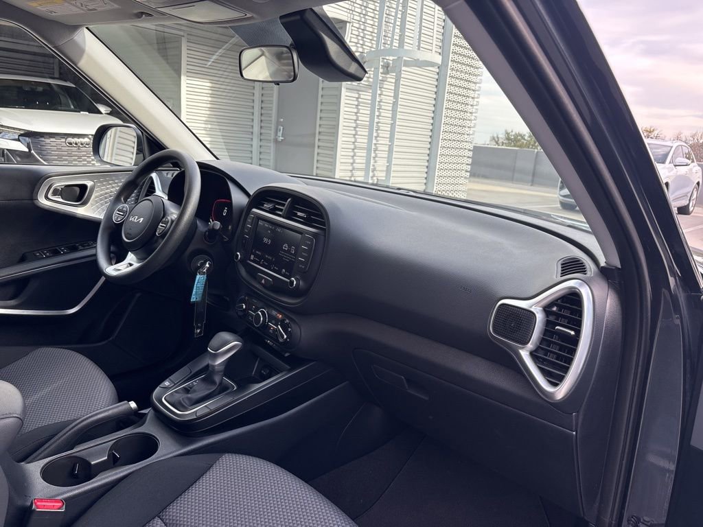 Used 2025 Kia Soul S FWD image 13