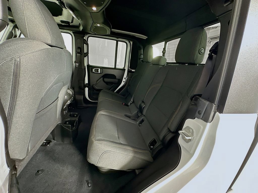 Used 2024 Jeep Gladiator Sport image 23