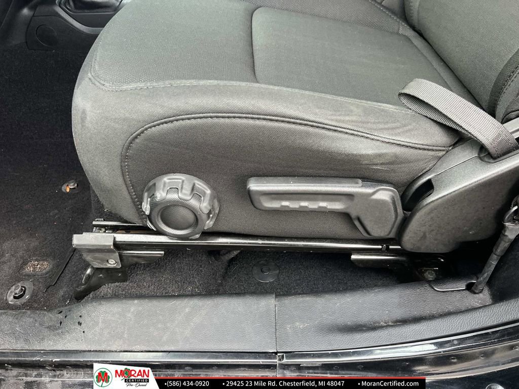Used 2020 Jeep Wrangler Sport S image 17