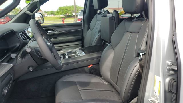 Used 2024 Jeep Wagoneer Series II w/ Convenience Group I AWD/4WD image 25