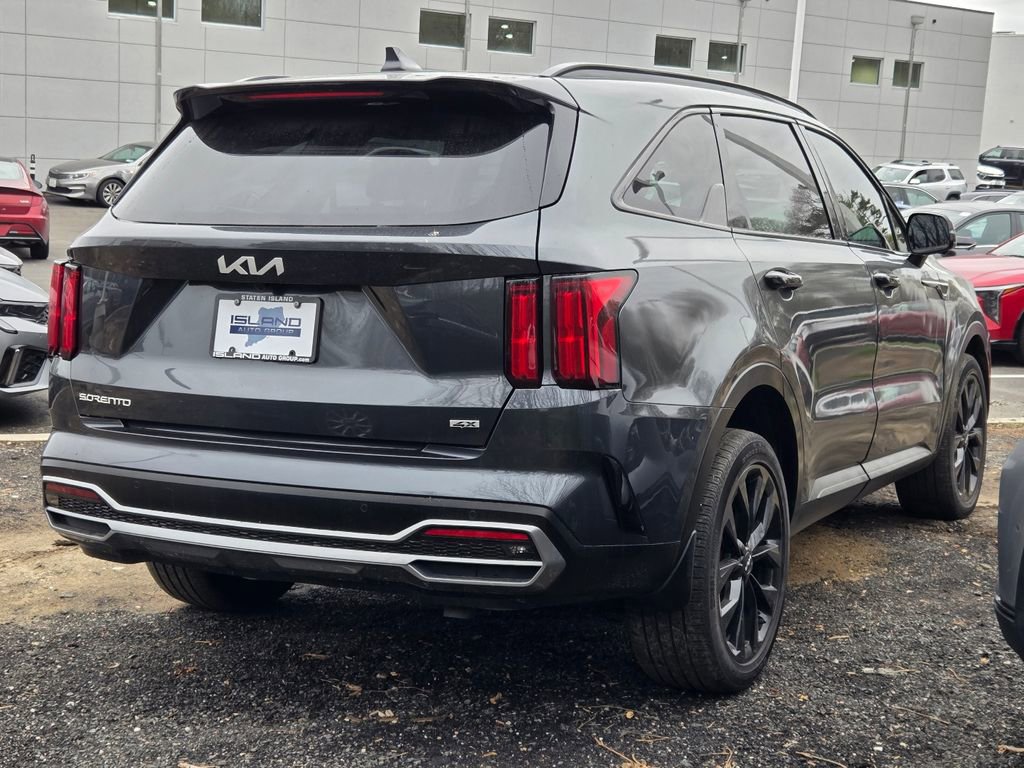 Used 2023 Kia Sorento SX AWD/4WD image 3