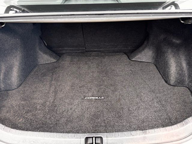 Used 2014 Toyota Corolla LE FWD image 25