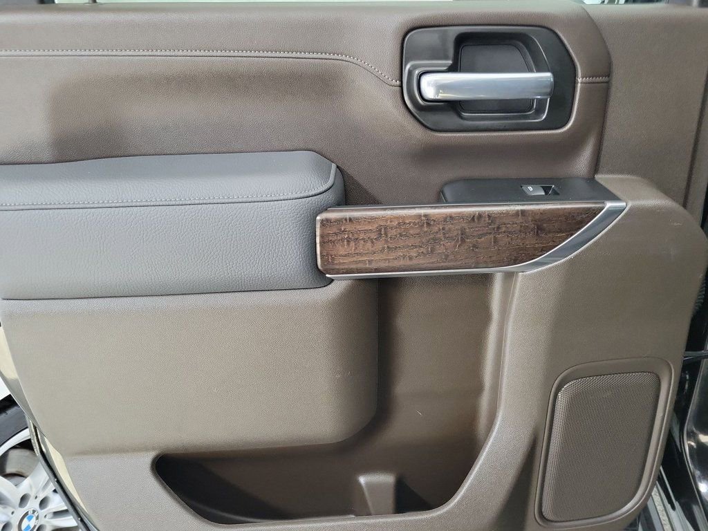 Certified 2022 GMC Sierra 2500 Denali w/ Denali Black Diamond Edition image 17