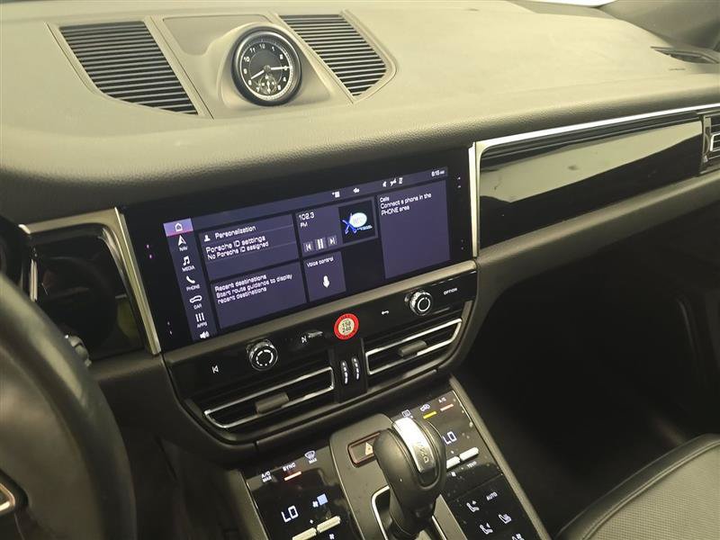 Used 2024 Porsche Macan AWD/4WD image 8