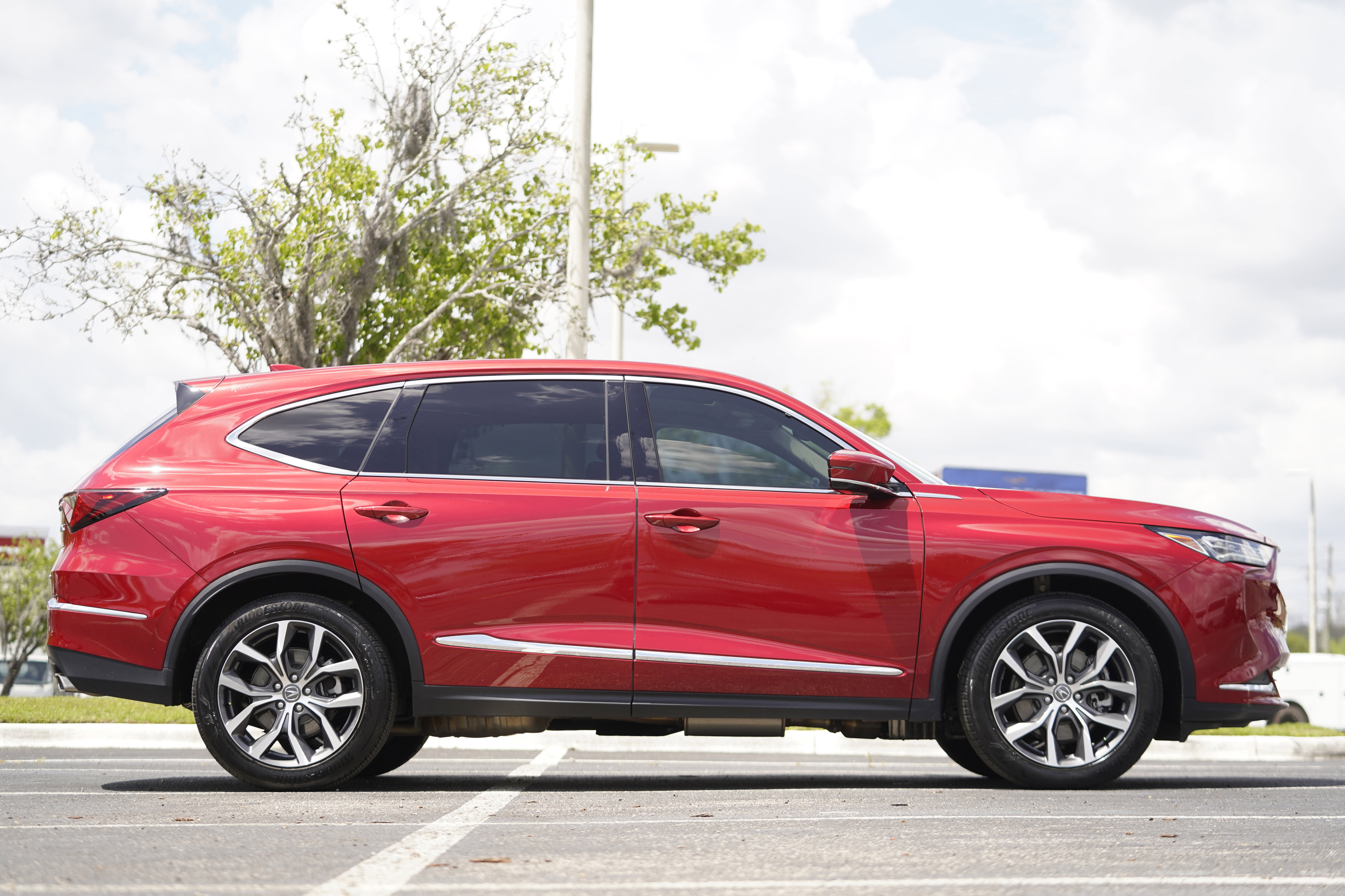 Used 2024 Acura MDX SH-AWD w/ Technology Package image 7