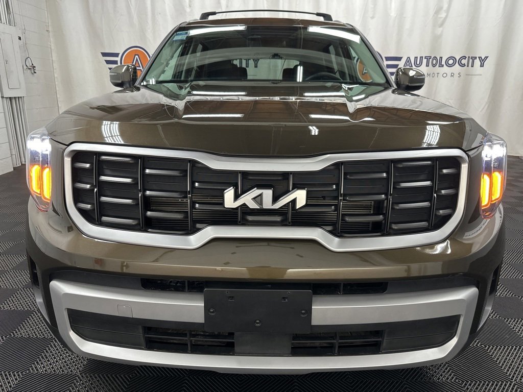 Used 2025 Kia Telluride S image 4