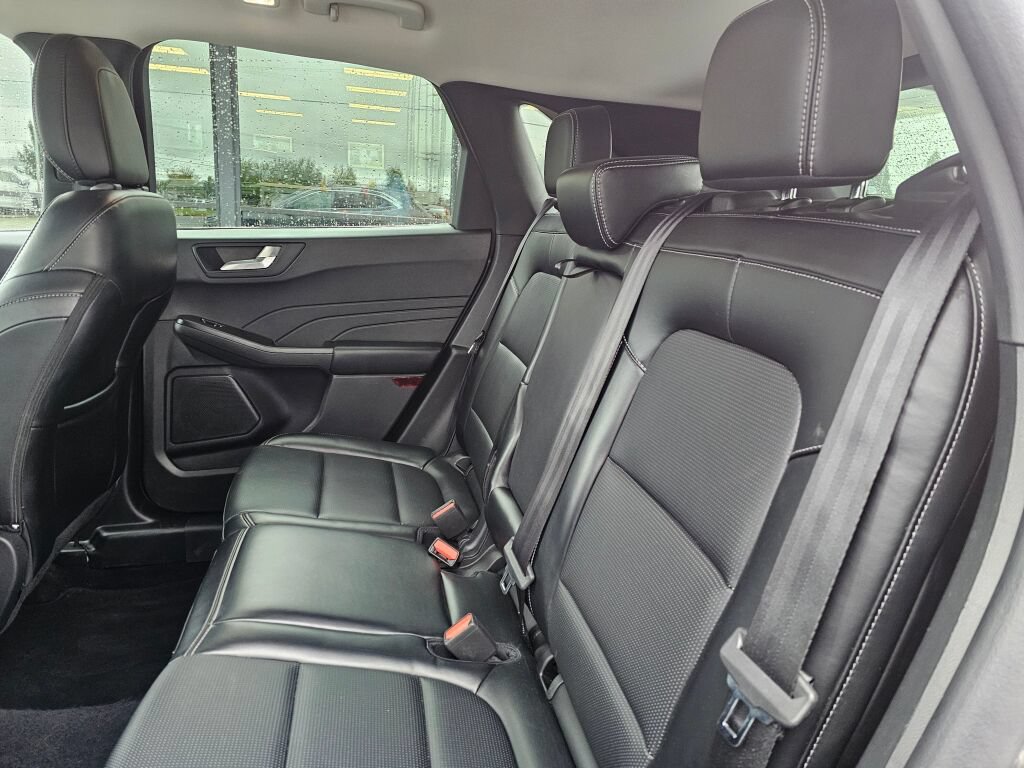Certified 2025 Ford Escape Platinum AWD/4WD image 14