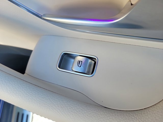 Used 2022 Mercedes-Benz GLS 450 4MATIC image 13