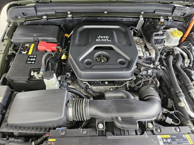 Used 2021 Jeep Wrangler Unlimited Sahara w/ Cold Weather Group AWD/4WD image 7