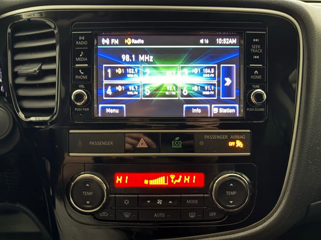 Used 2019 Mitsubishi Outlander ES image 23