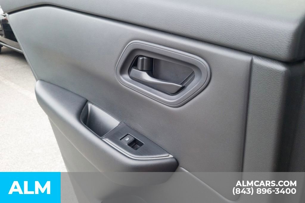 Used 2024 Nissan Rogue S image 24