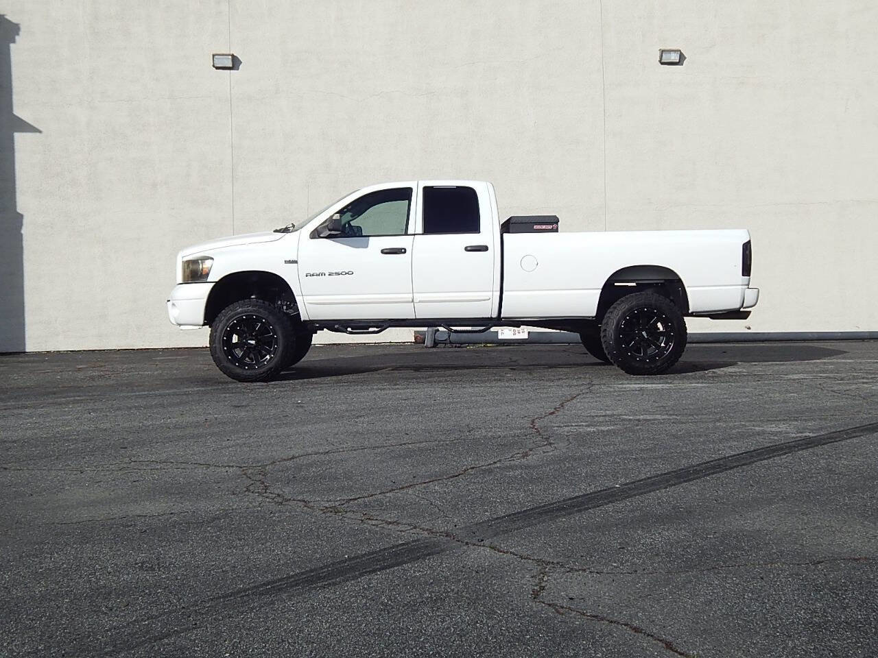 Used 2006 Dodge Ram 2500 Truck SLT image 2