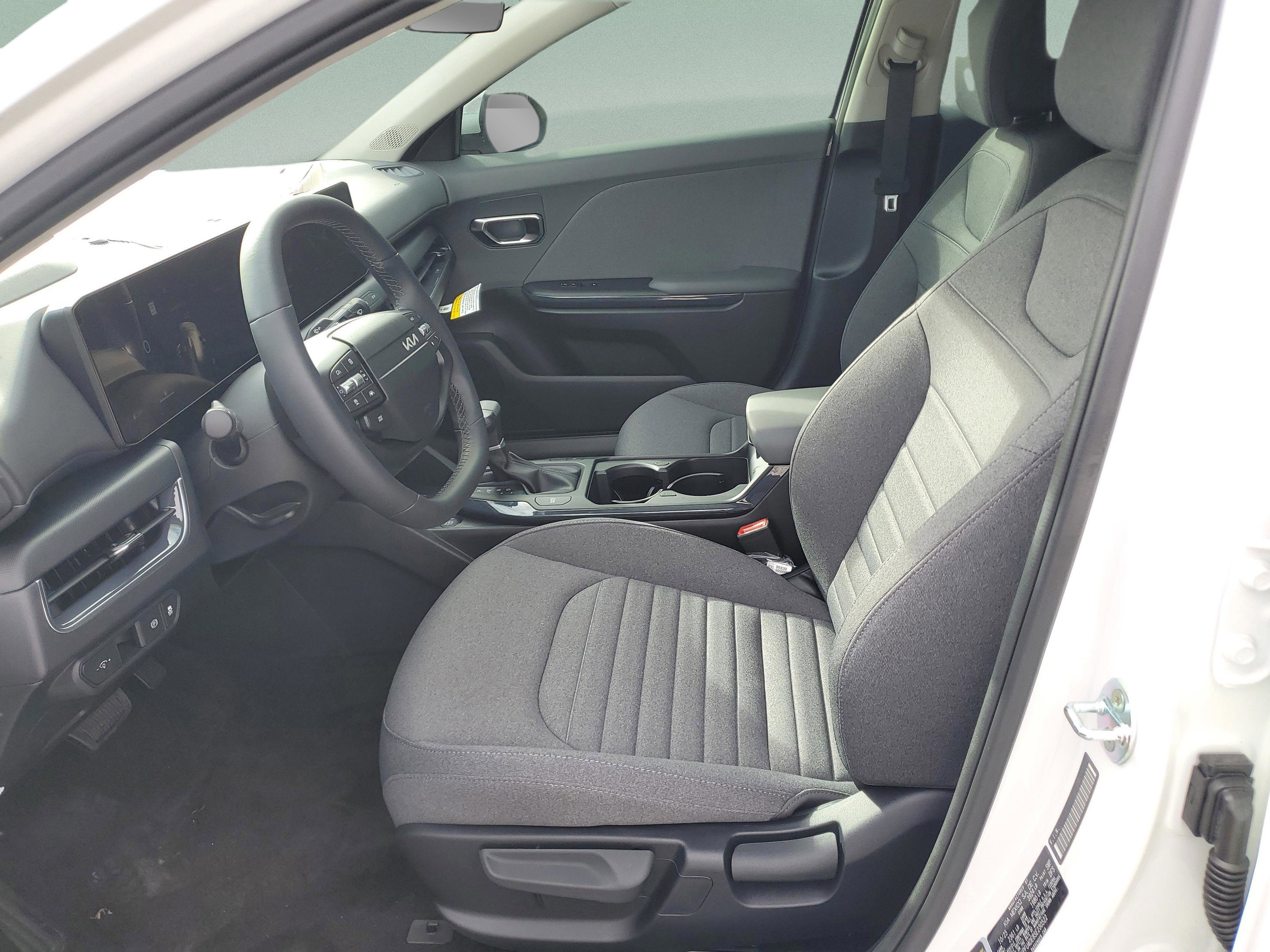 New 2025 Kia K4 EX FWD image 23