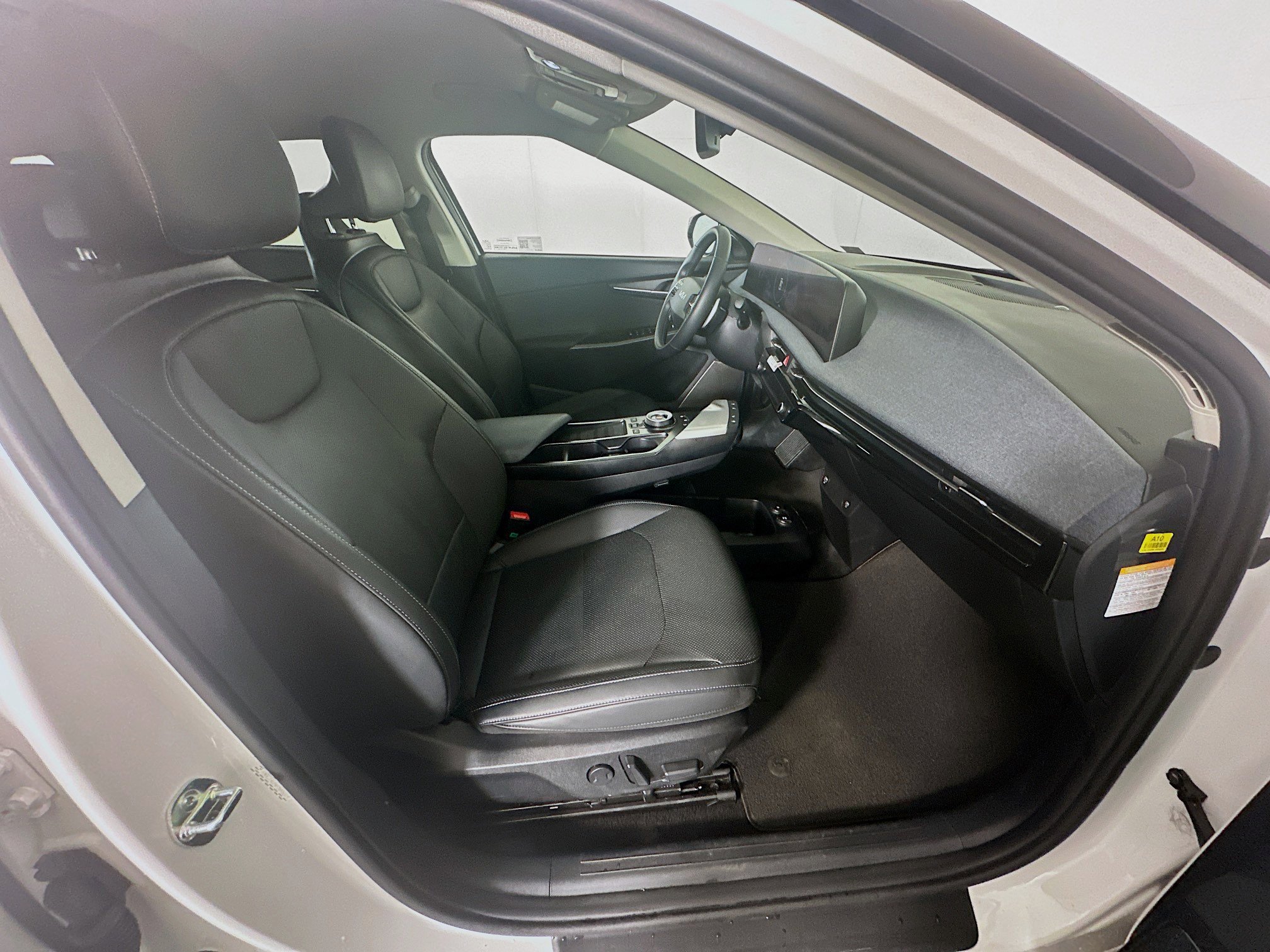 Used 2023 Kia EV6 Wind w/ Wind Technology Package image 33