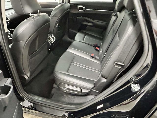 Used 2023 Kia Sorento S w/ Panoramic Sunroof Package FWD image 8