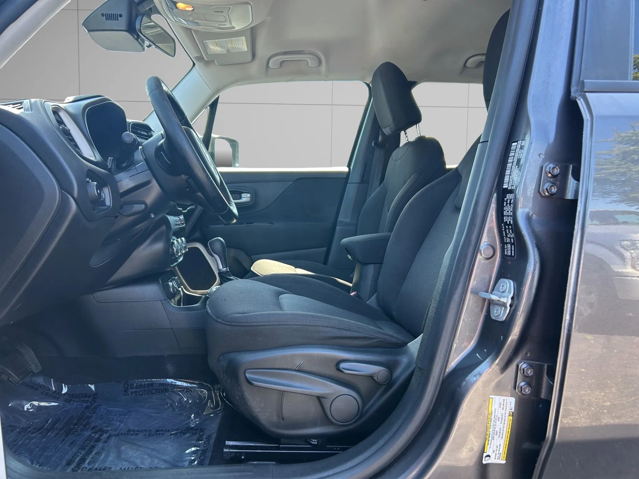 Used 2016 Jeep Renegade Latitude image 11