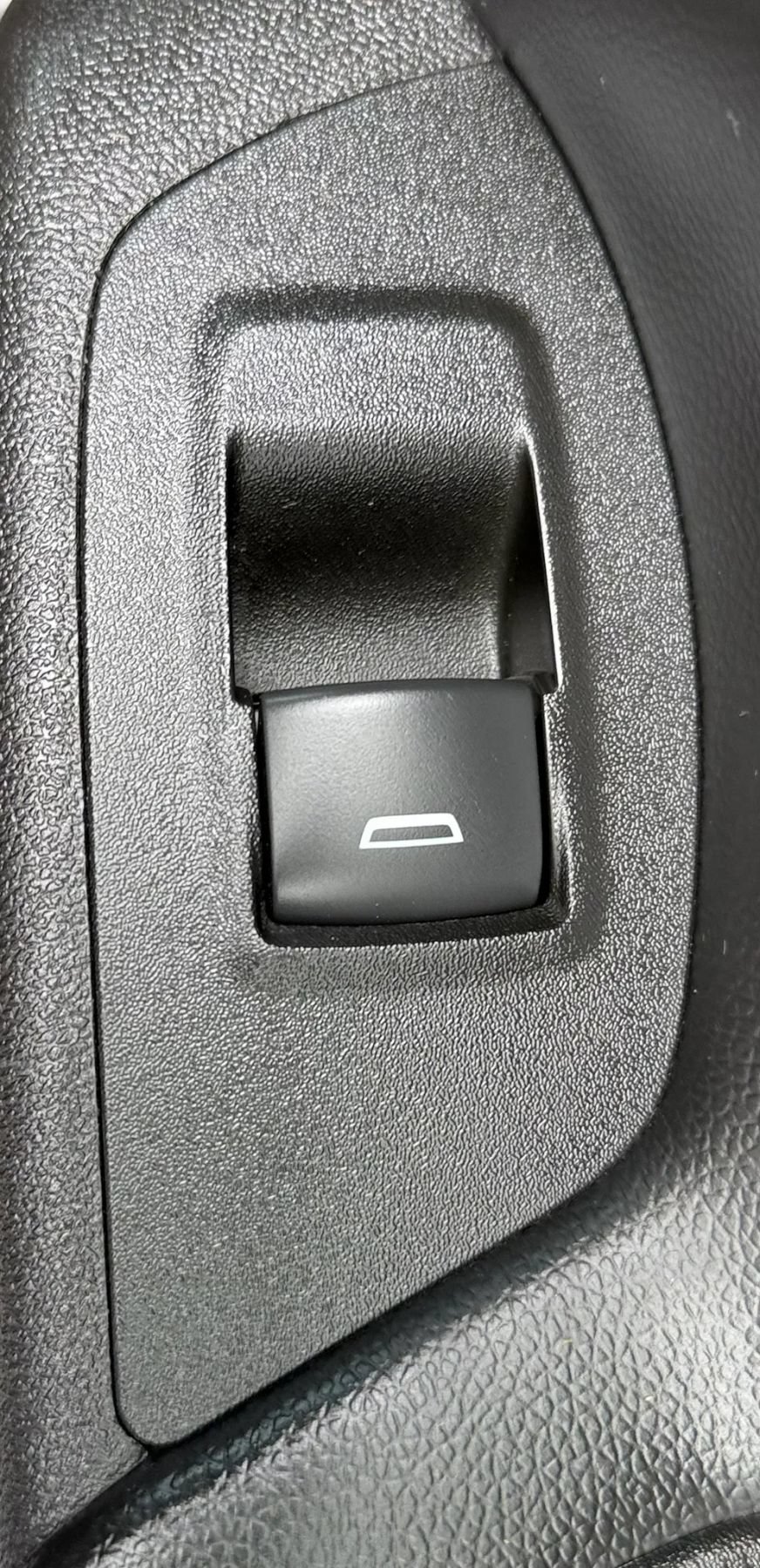 Used 2018 Chevrolet Equinox Premier AWD/4WD image 34