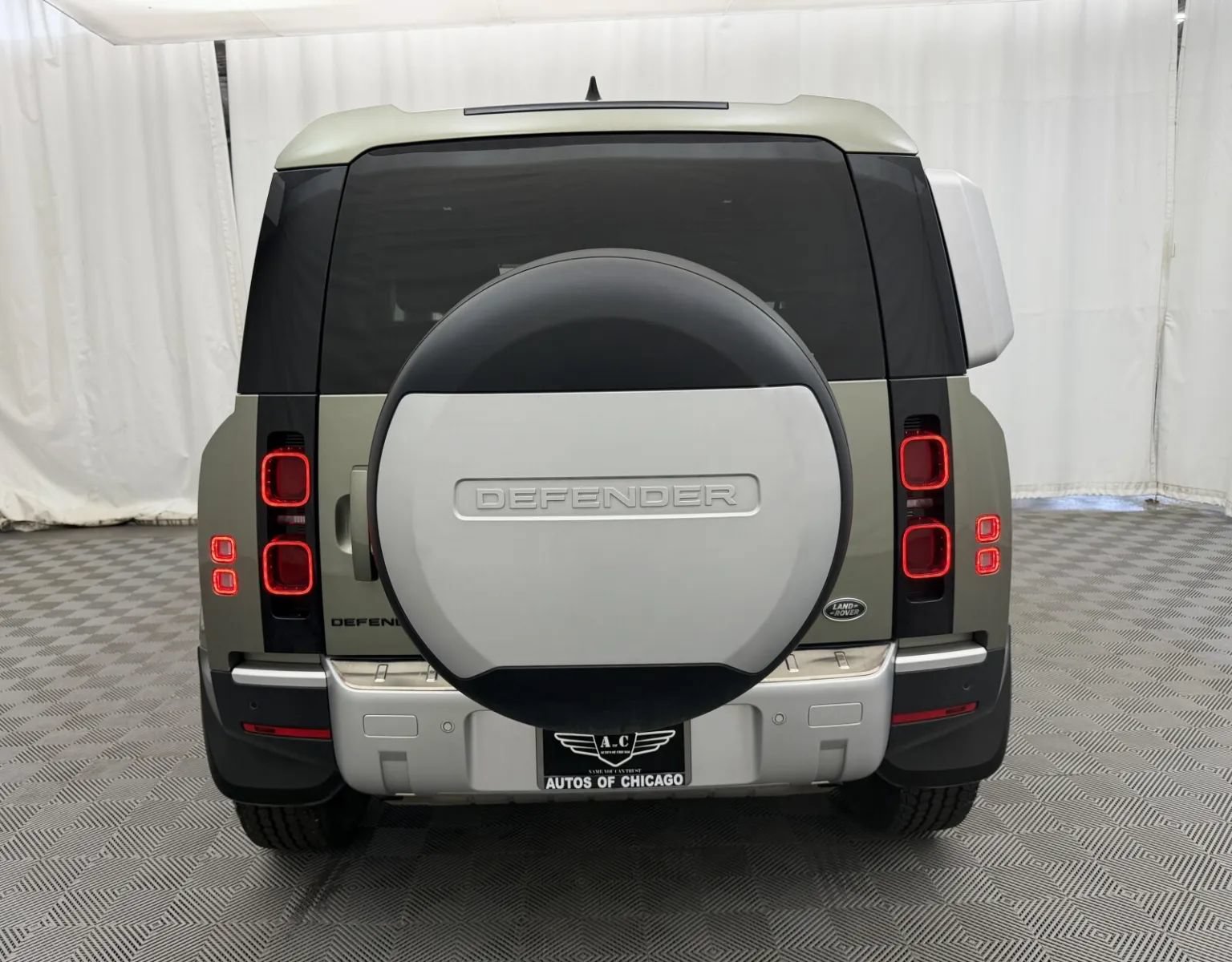 Used 2022 Land Rover Defender 90 AWD/4WD image 7
