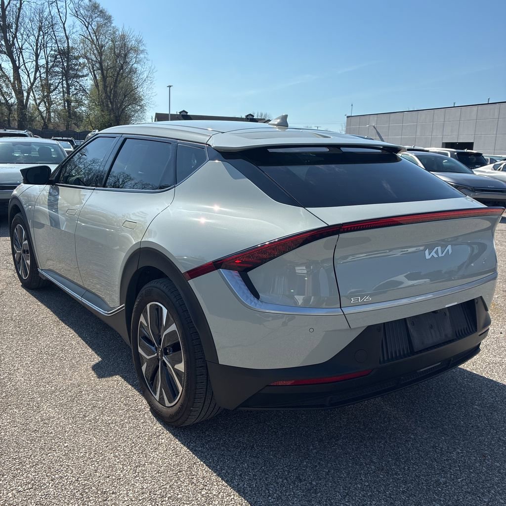 Certified 2024 Kia EV6 Light AWD/4WD image 5