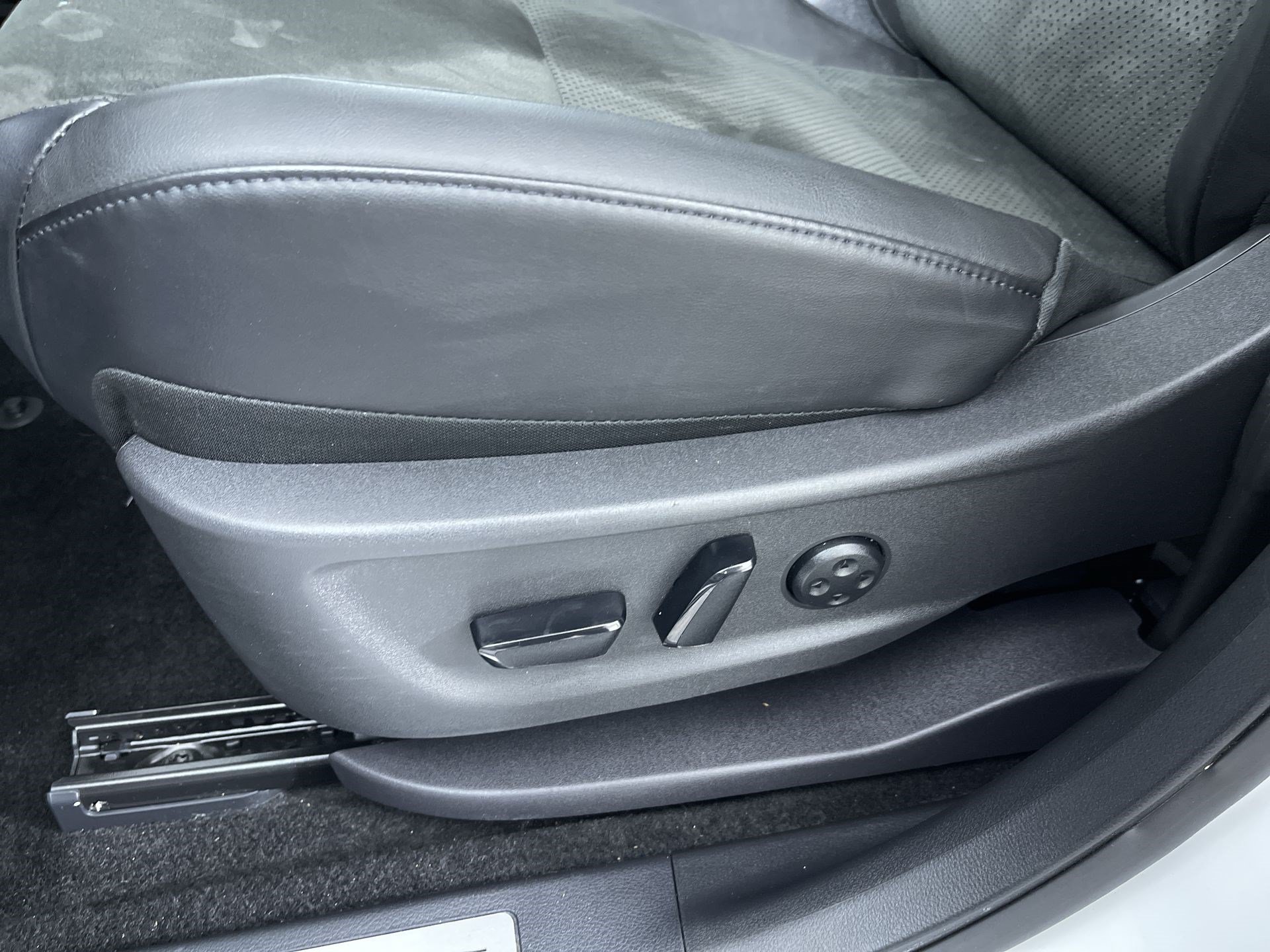 Certified 2024 Nissan Ariya AWD image 13