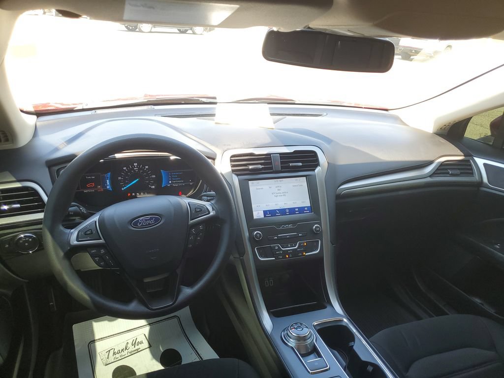 Used 2020 Ford Fusion SE FWD image 27