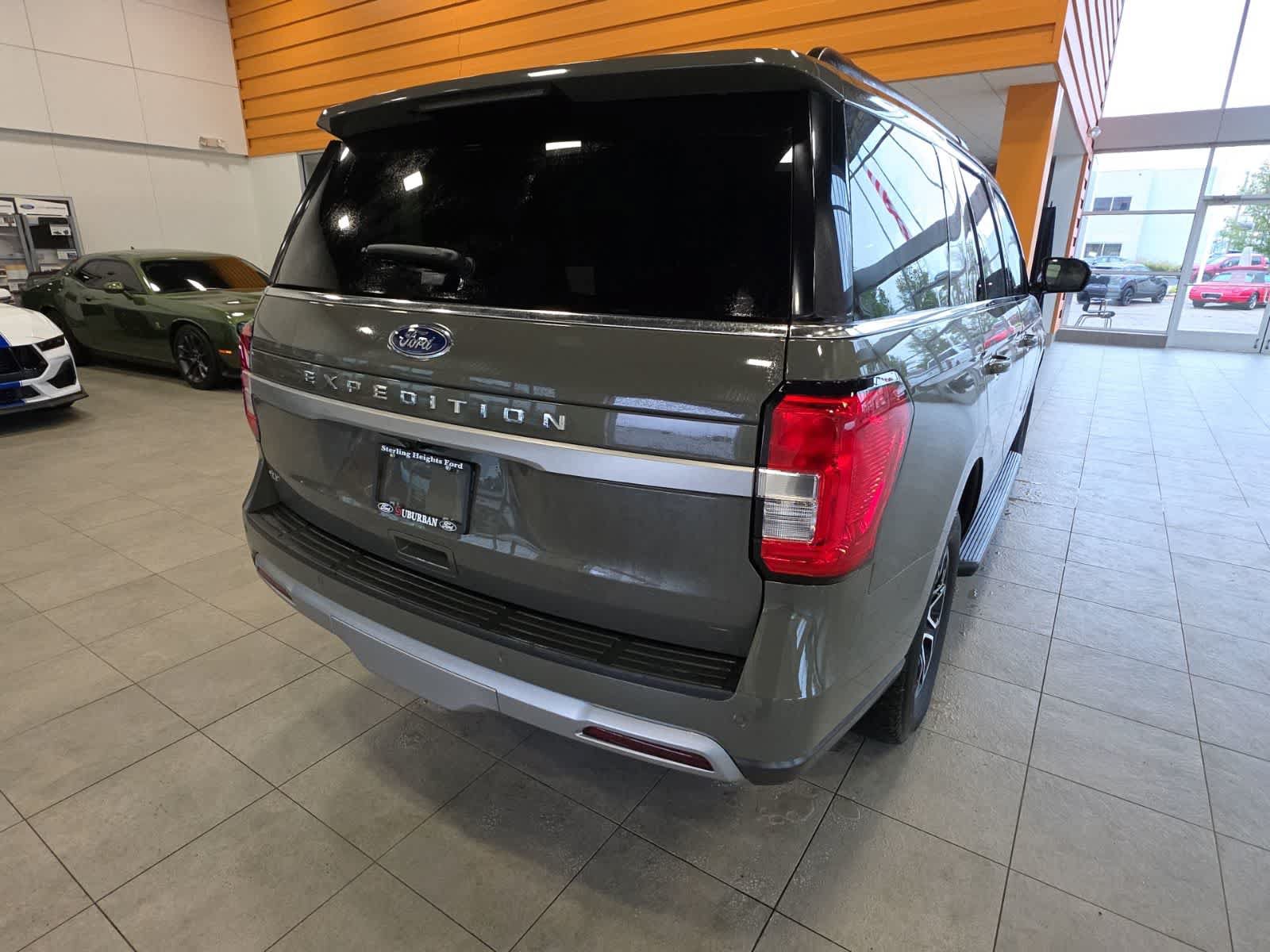 Used 2024 Ford Expedition XLT AWD/4WD image 8