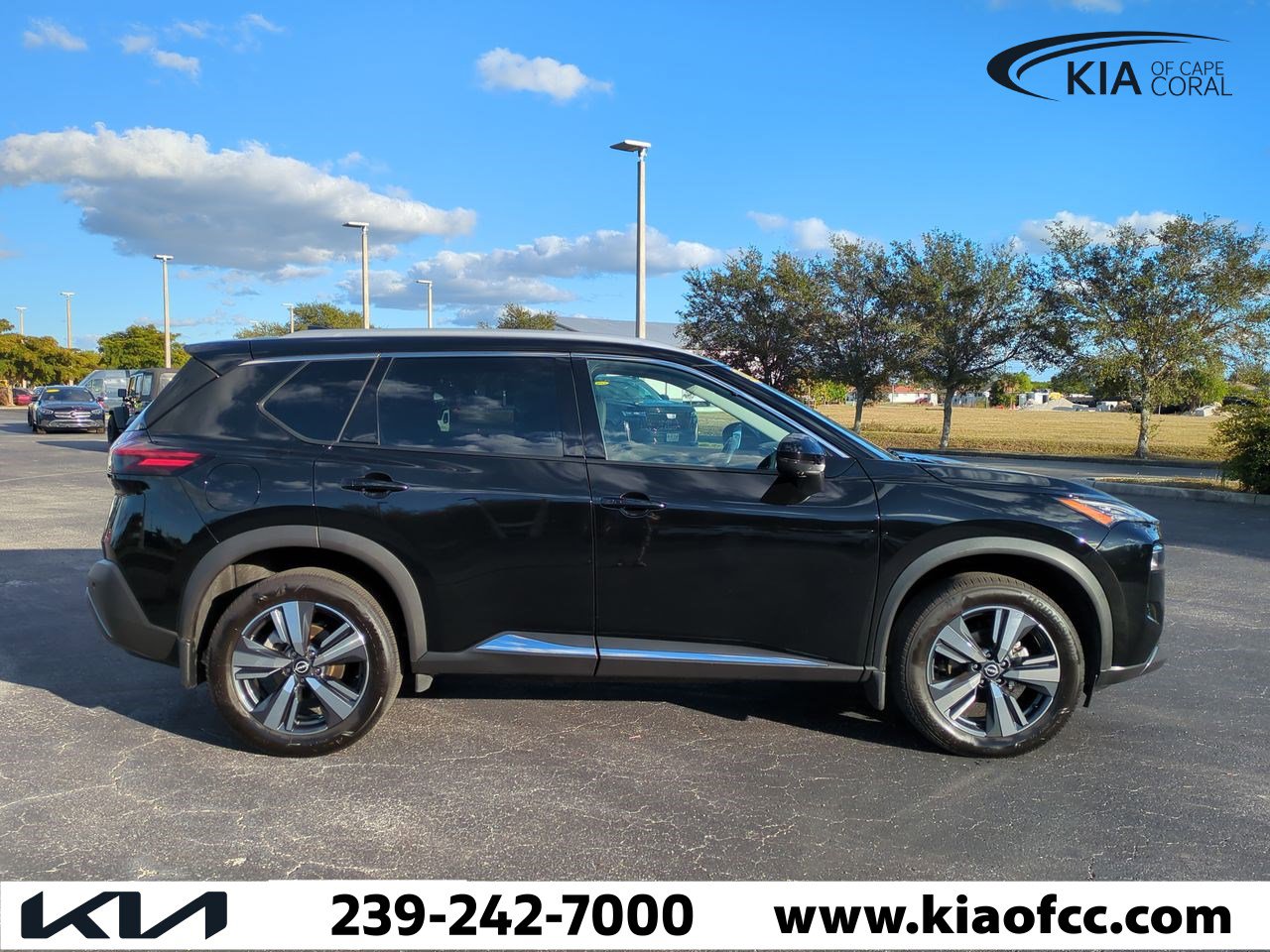 Used 2023 Nissan Rogue SL image 4