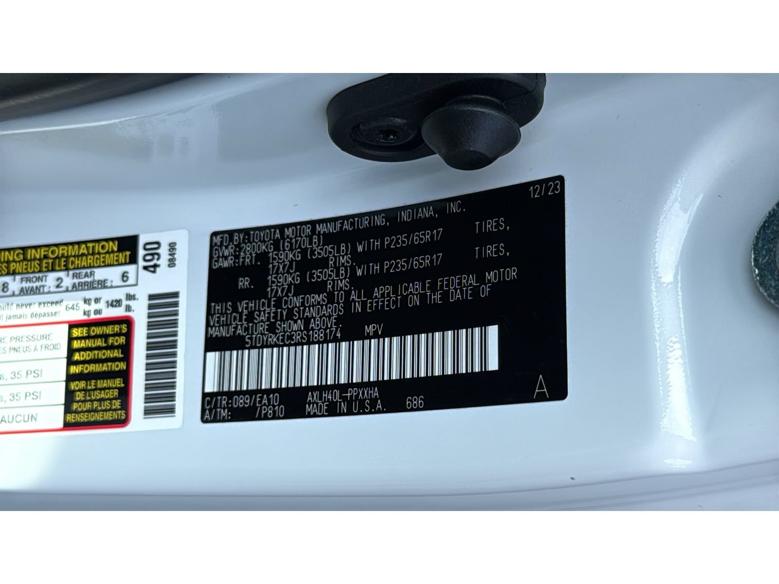 Certified 2024 Toyota Sienna XLE FWD image 34