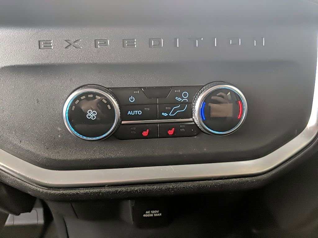 Used 2025 Ford Expedition Max Platinum w/ Driver's Package image 17