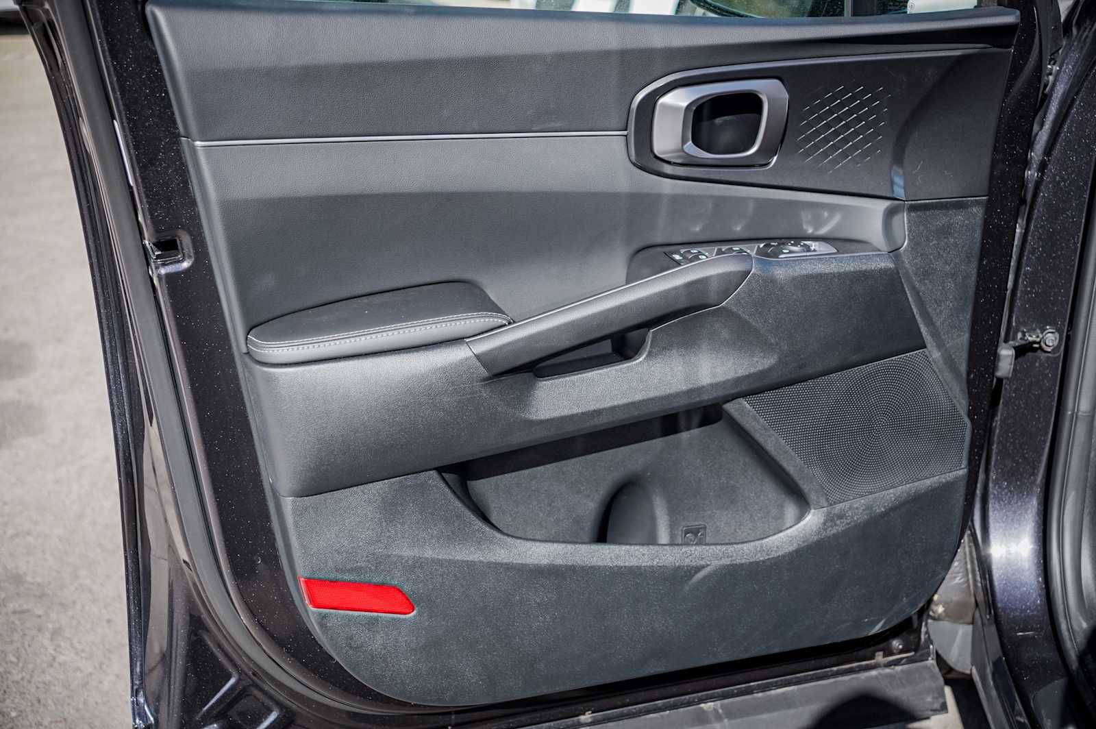 Certified 2025 Kia Sorento EX w/ Panoramic Sunroof Package image 20